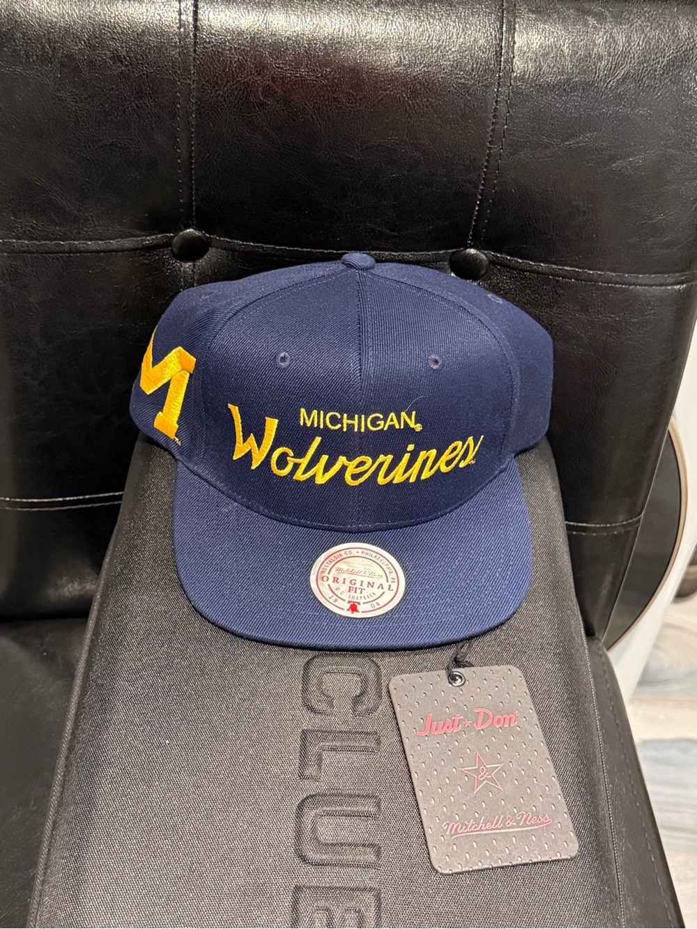 JUST DON Mitchell & Ness Navy and Yellow Michigan Wolverines Snapback